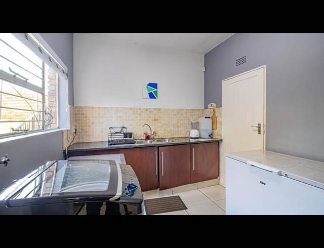 4 BEDROOM FREESTANDING FOR SALE IN BASSONIA